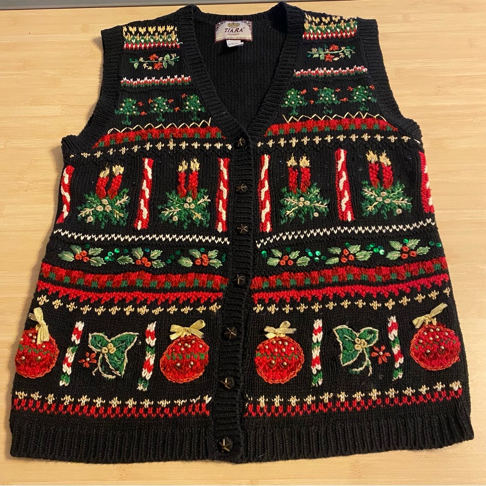 Tiara International Womens Size 14 16 Christmas Sweater Vest Holiday Red Green